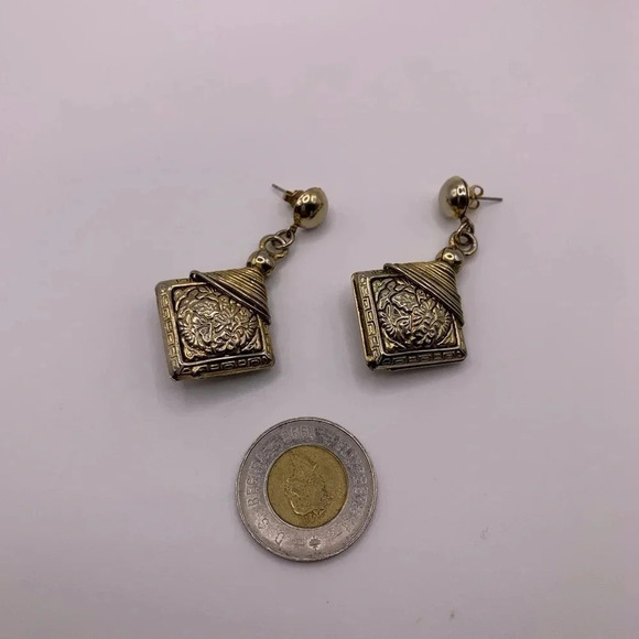 Vintage Artisan Gold Tone Earrings - Picture 4 of 4